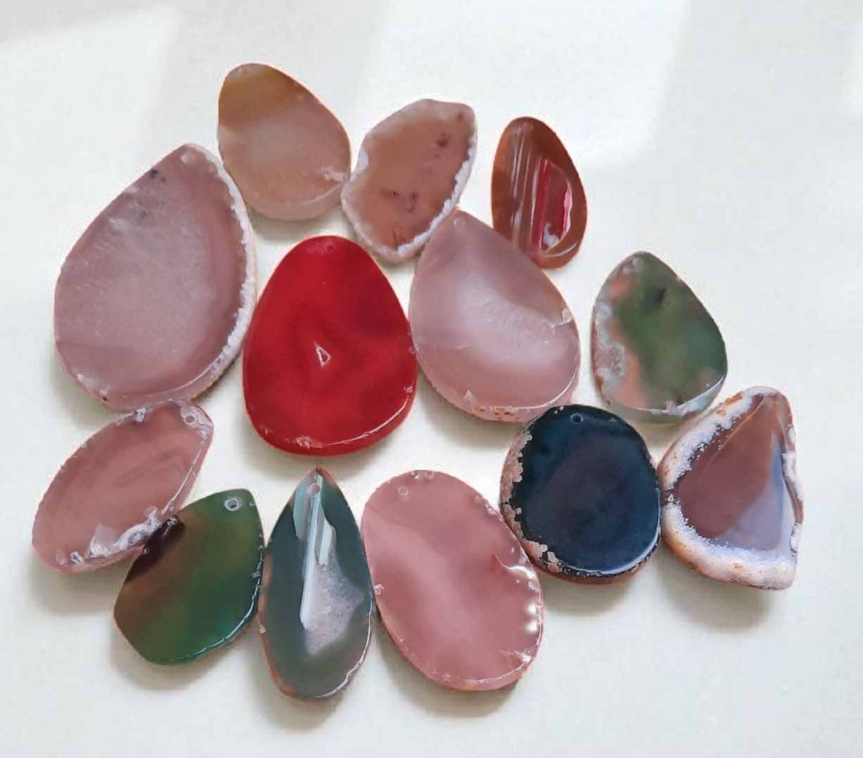 13 Agate slices pre-drilled