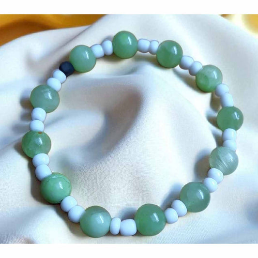 Green & White Beaded Bracelet